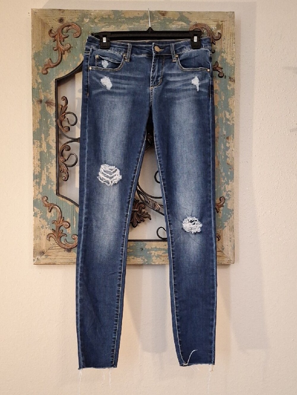 🔥🔥CLEARANCE🔥🔥 Articles Of Society Distressed Dark Blue Skinny Jeans. Size 26